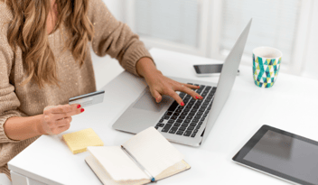 woman making online credit card payment